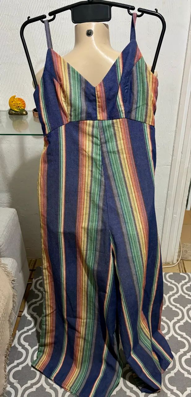 Macacão listrado, comprado no Rio de Janeiro.