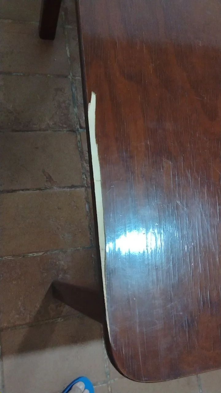 Mesa de madeira com quatro cadeiras - Foto 5