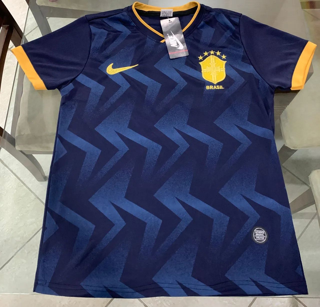 Camisa do Brasil Azul Marinho/Dourada - Foto 2