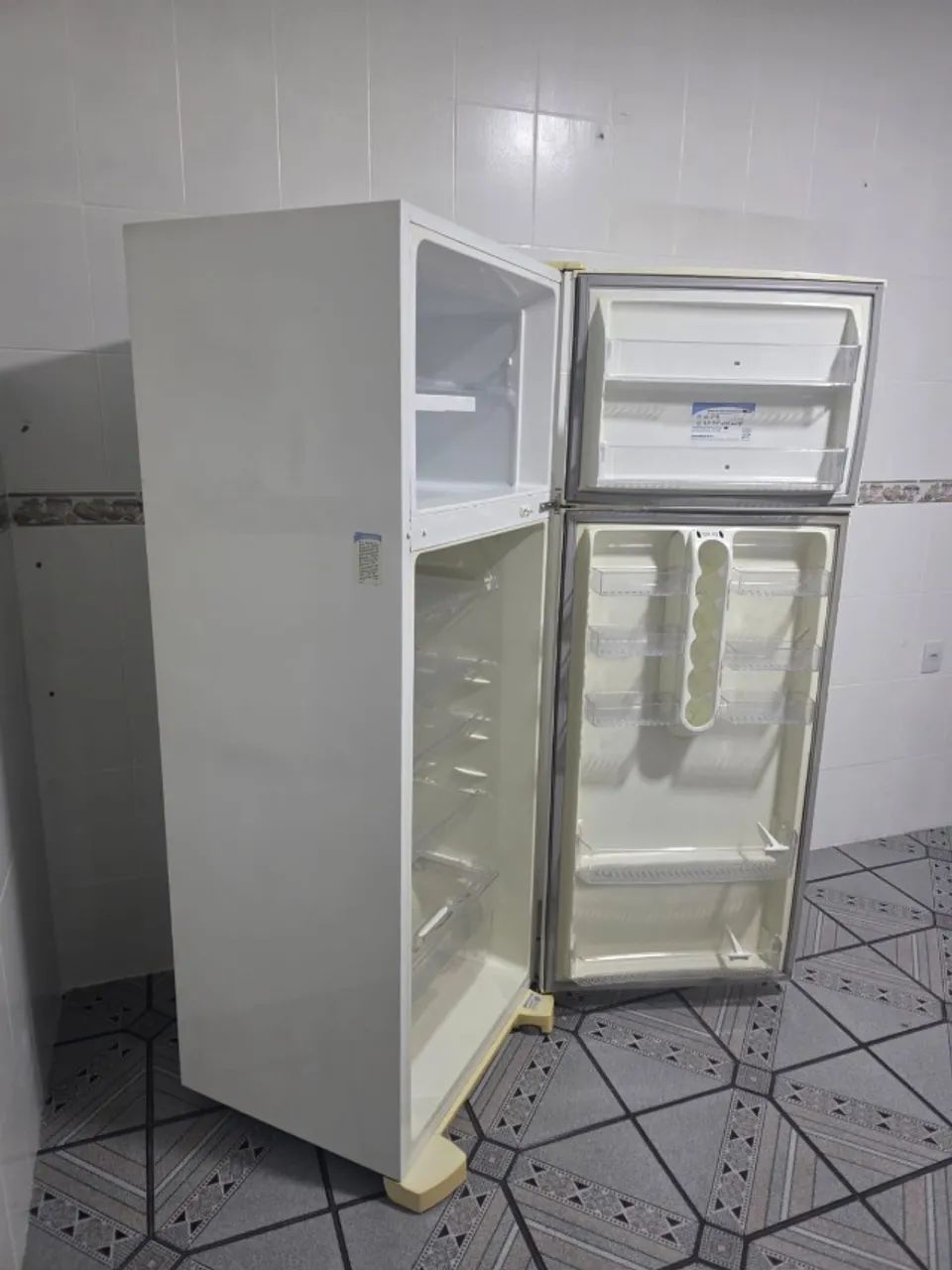 GELADEIRA ELECTROLUX - Foto 2