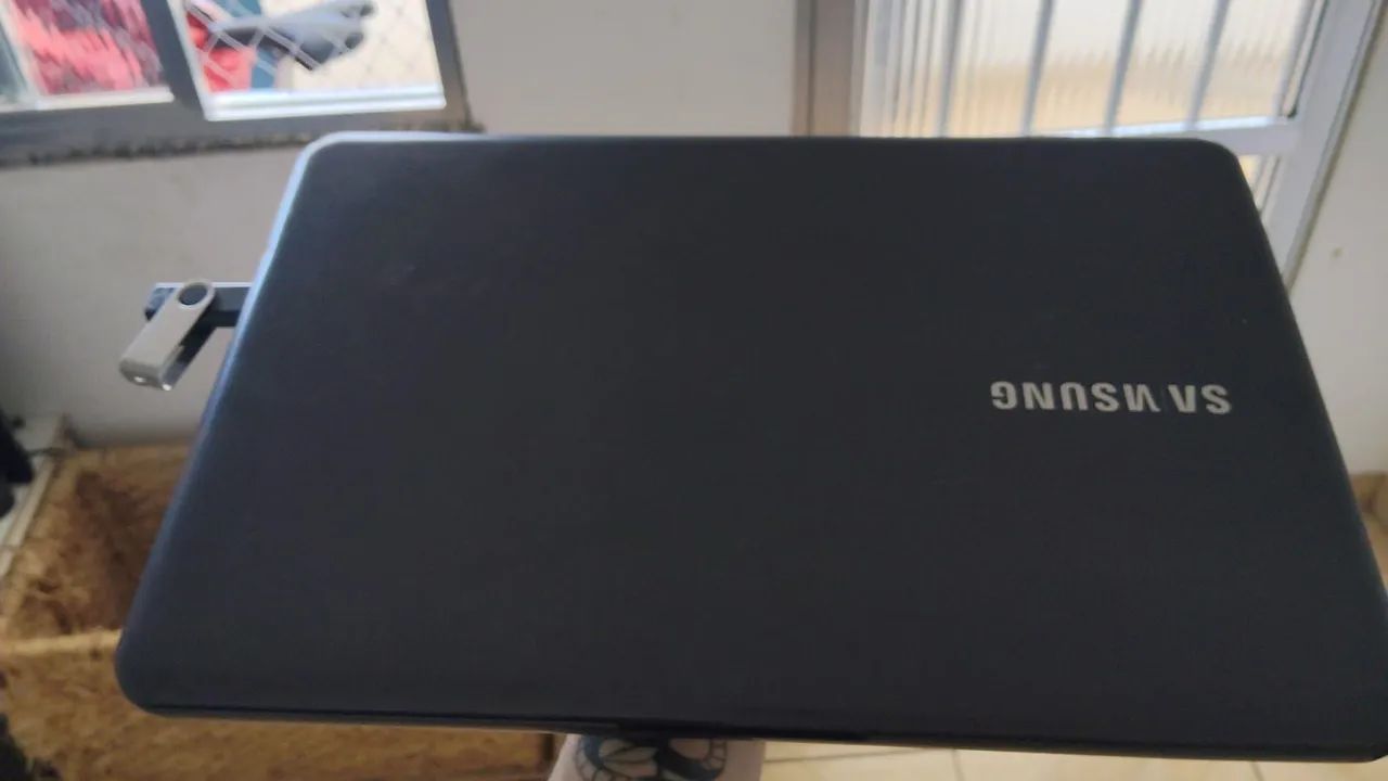 Notebook Samsung novinho - Foto 2