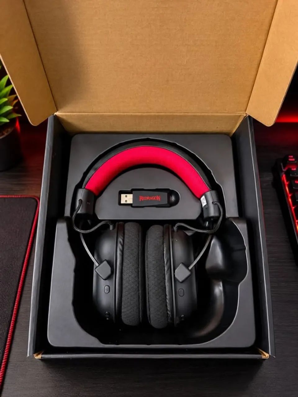 Redragon Zeus Pro Wireless - Perfeito Estado