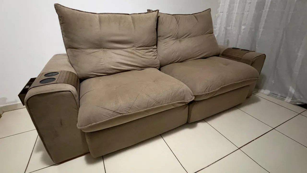 Sofá retrátil 2.30m em bom estado de conservação  - Foto 5