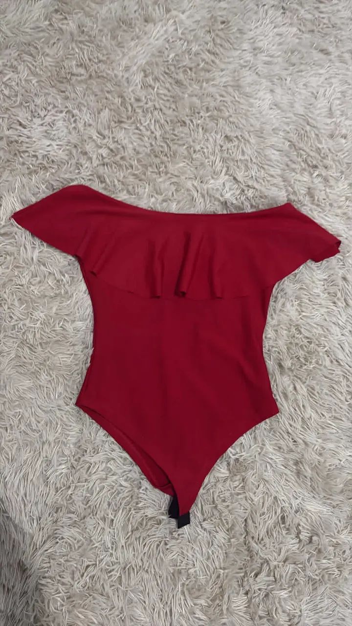 Body vermelho tomara que caia 
