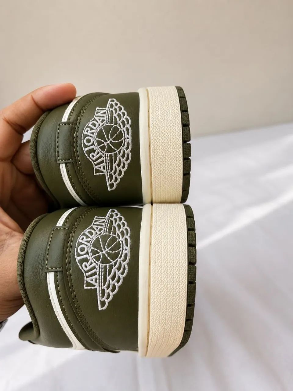 Tênis Nike Air Jordan 1 Low Medium Olive 41 - Foto 5