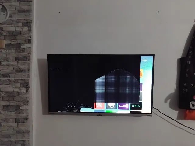 Tv Roku tela quebrada  - Foto 2