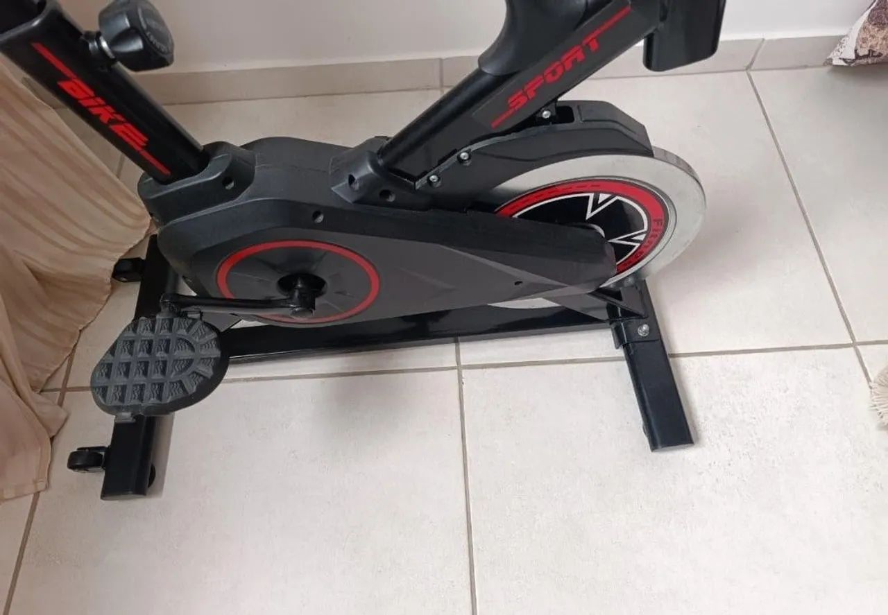 Biclita nova com 2 meses de uso valor 550.00 - Foto 4