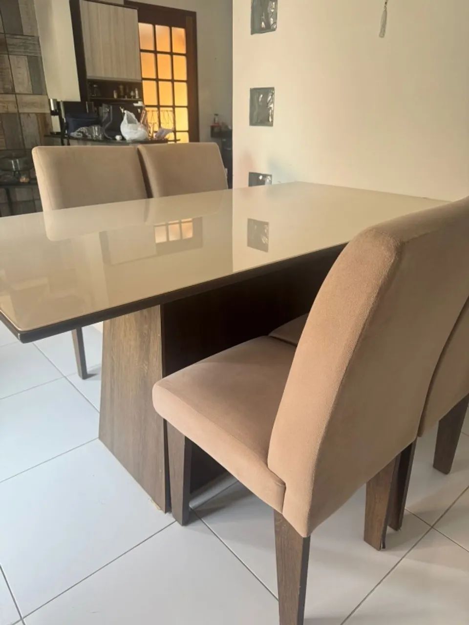 Mesa de jantar com 6 cadeiras