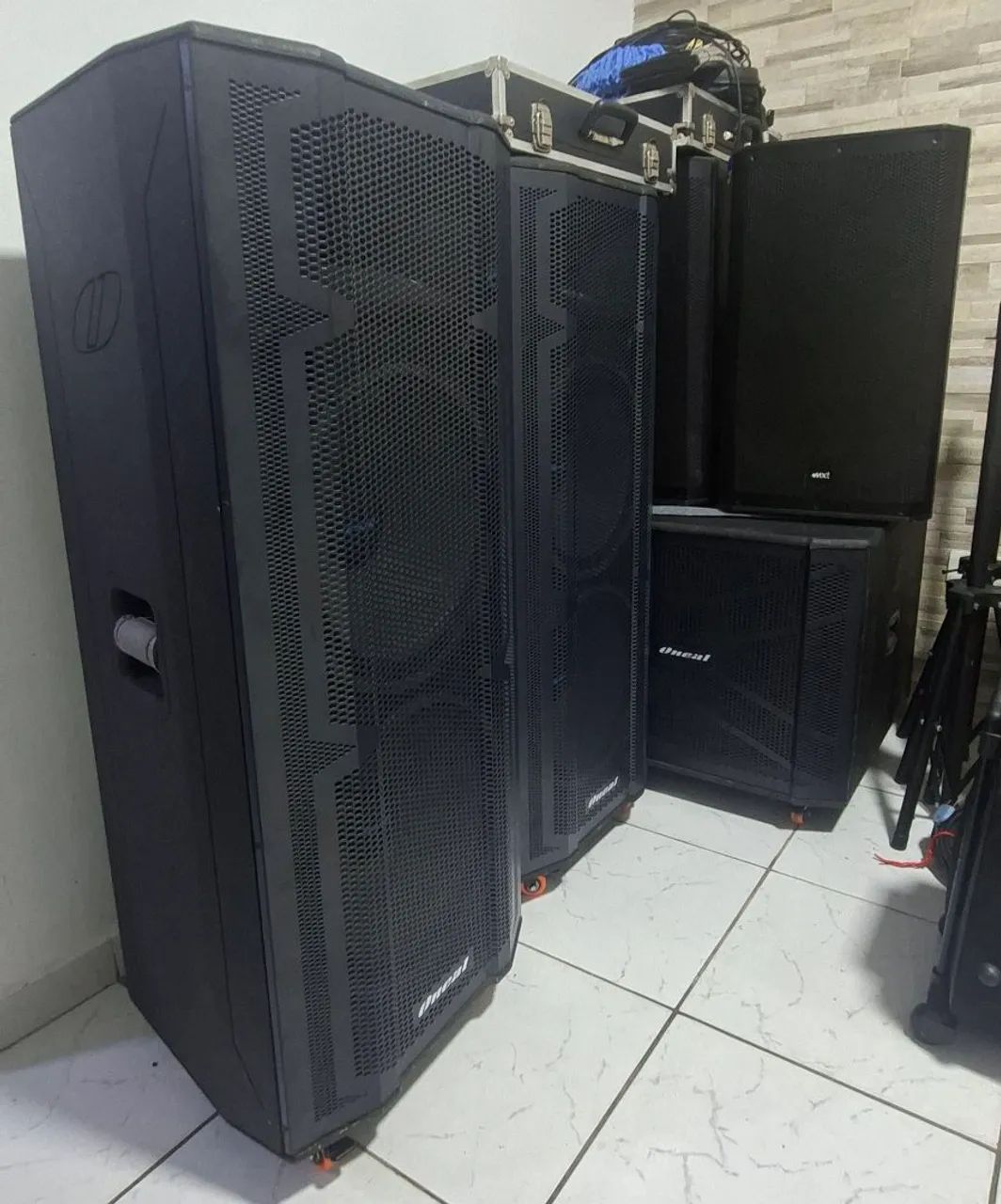 ALUGO CAIXAS DE SOM OP 5060 POTENTES ACOMPANHA MESA 12 CANAS E PAR DE MICROFONES - Foto 5
