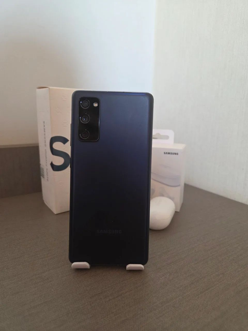 [ACEITO PROPOSTA] Combo Galaxy S20 FE 4G + Galaxy Buds+ usados com caixa original - Foto 3