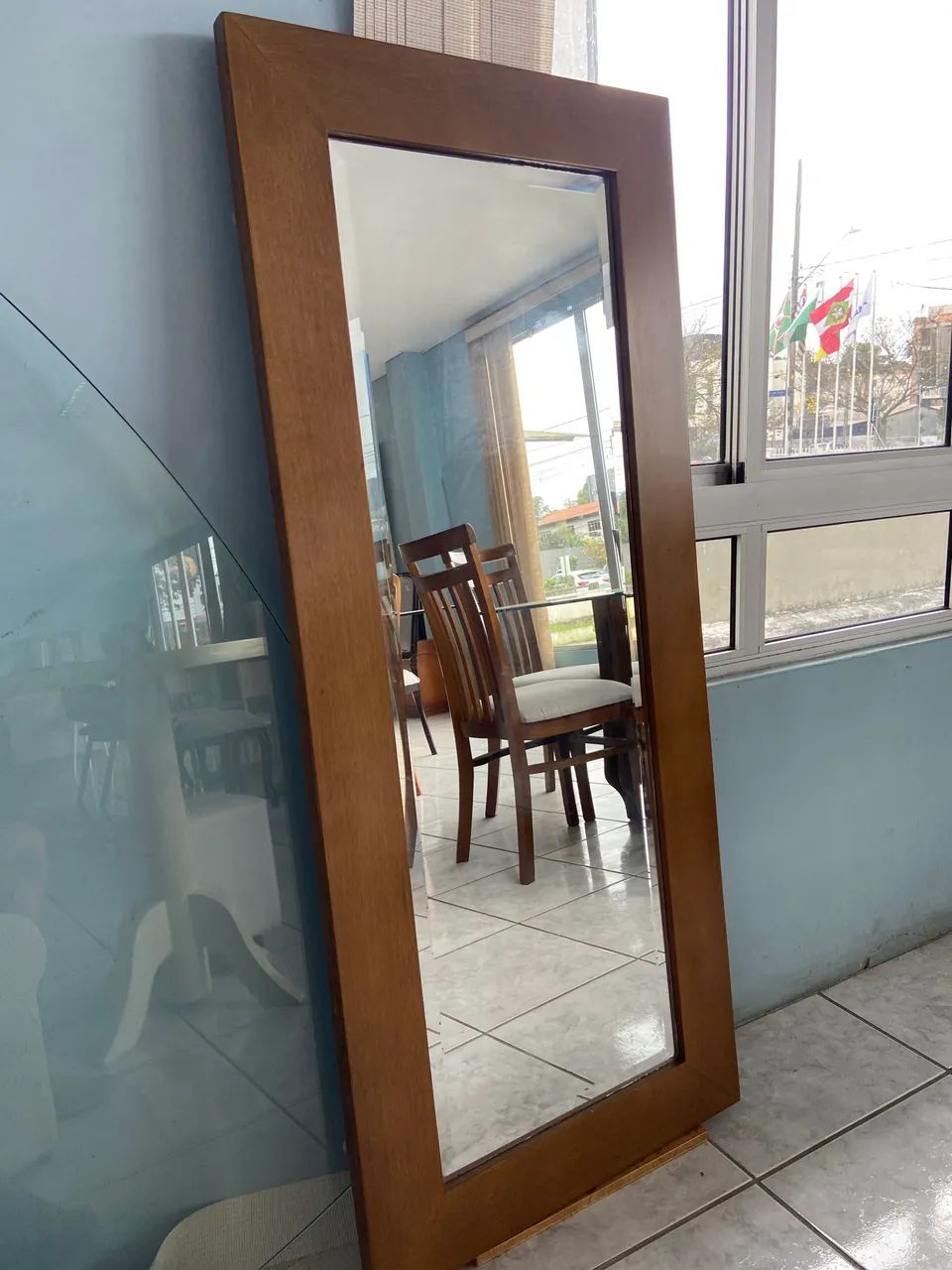 Espelho com moldura 