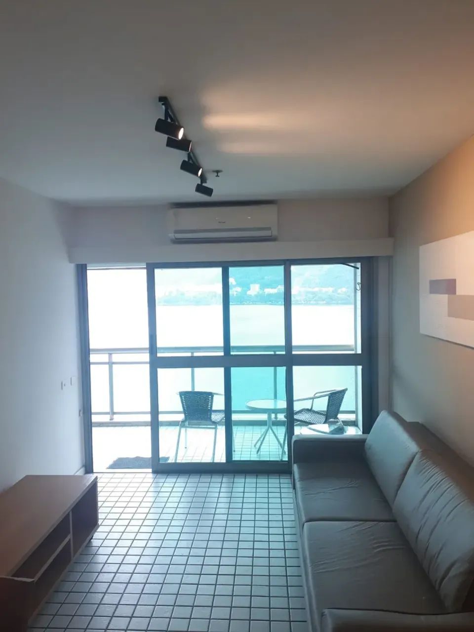 ESPETACULAR FLAT NA LAGOA COM SERVICOS!! - Foto 2