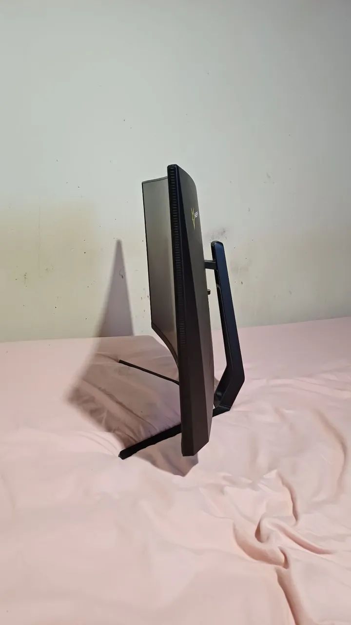 Monitor Husky RGB Curvo 27 polegadas e 180Hz - Foto 3
