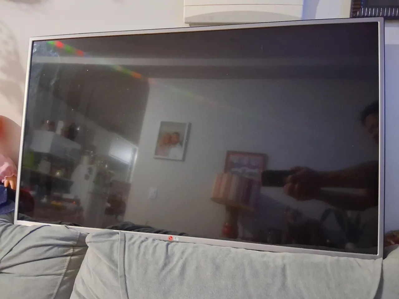 Vendo tv 42 polegadas. Marca lg. Com defeito pode ser para utilizade peças - Foto 3