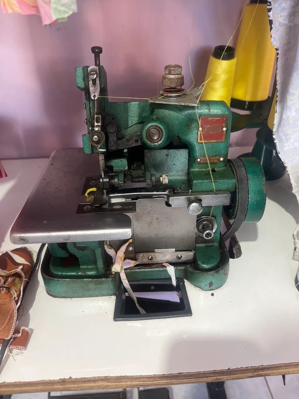 Máquina de costura overlock chinesinha 