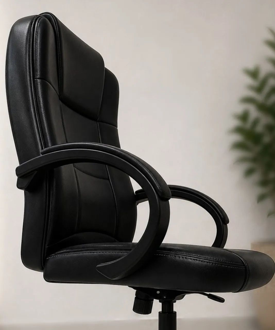 Cadeira Executiva Presidente Ergonômica Couro Regulável Giratória