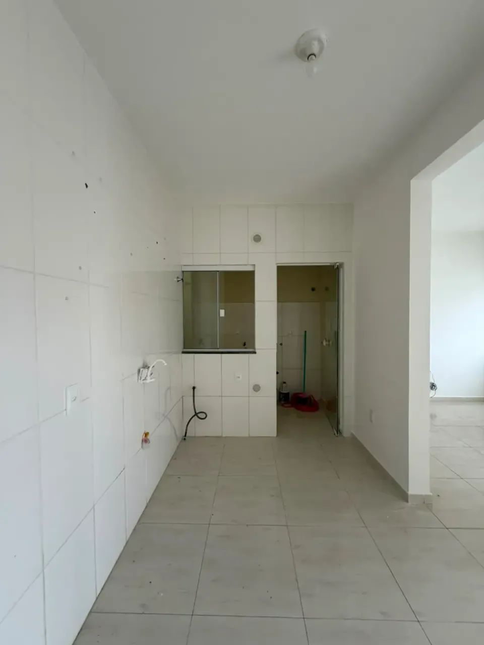 CASA GEMINADA COM 02 QUARTOS EM ITAPEMA, SEMI NOVA! - Foto 3