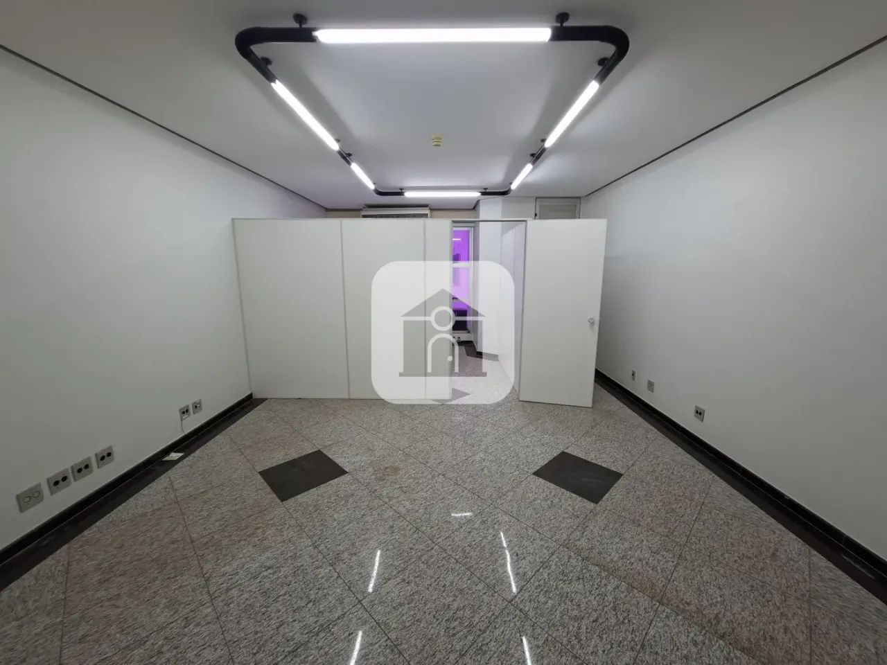 Sala comercial para venda no Centro de Uberlândia - Foto 2