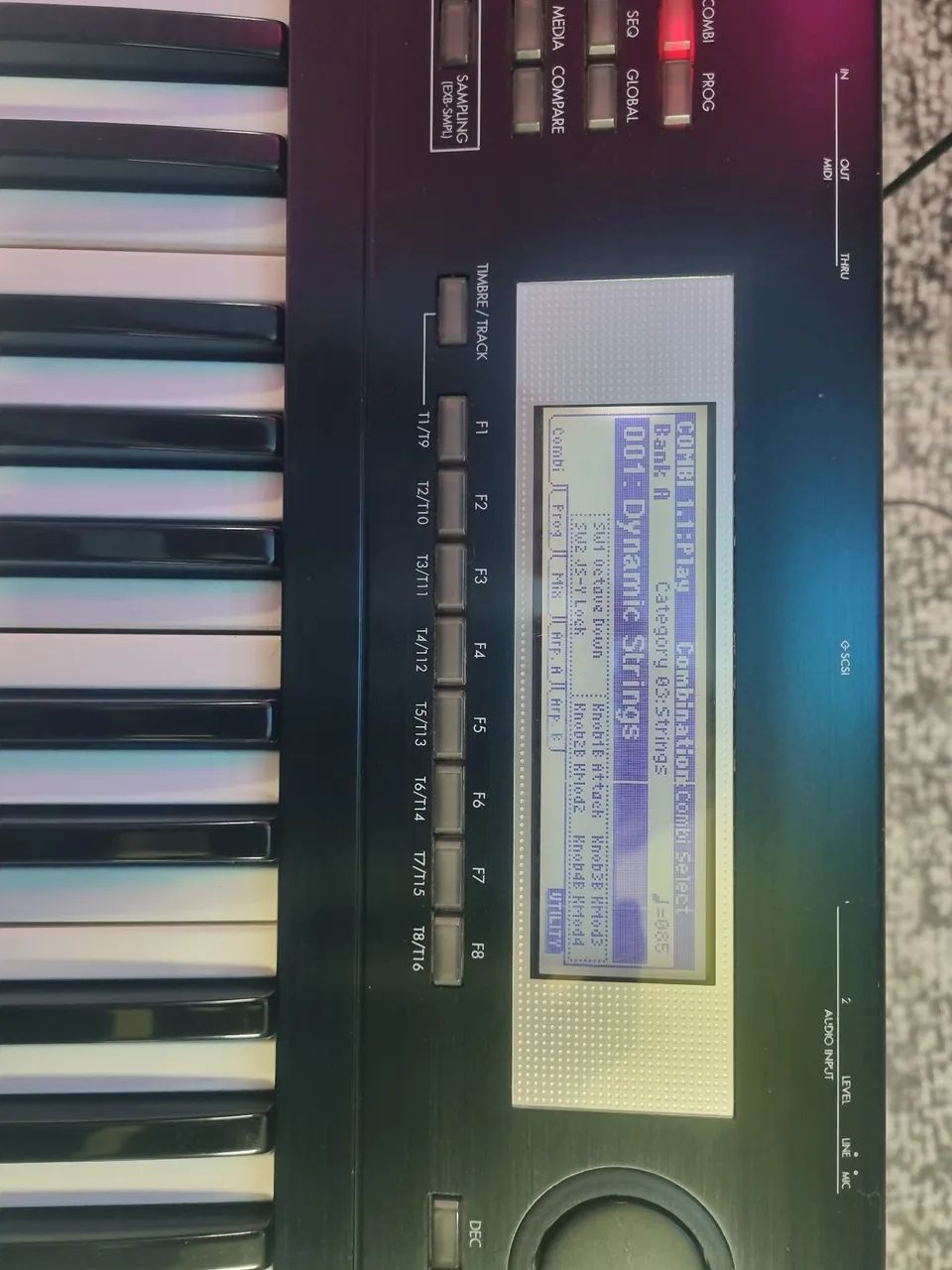 Teclado Korg Triton Le 61 - Foto 4