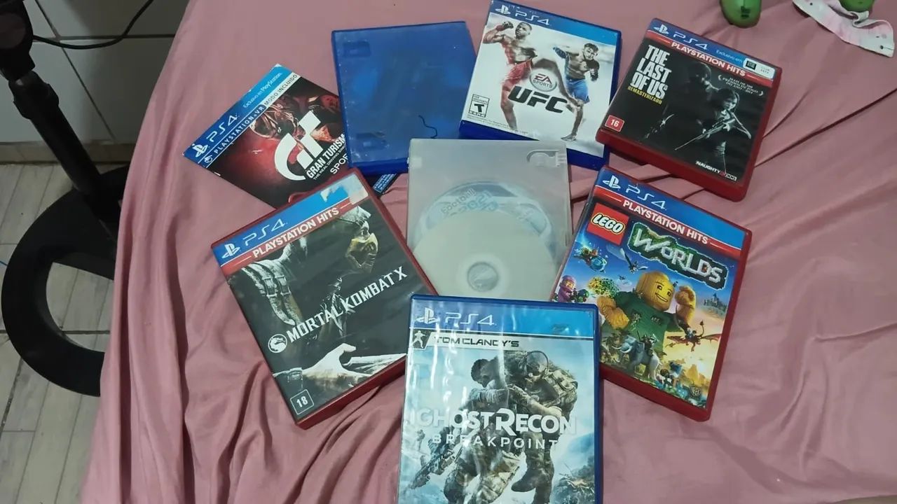 Vendo ps4 FAT com dois controles e jogos em cd  - Foto 5