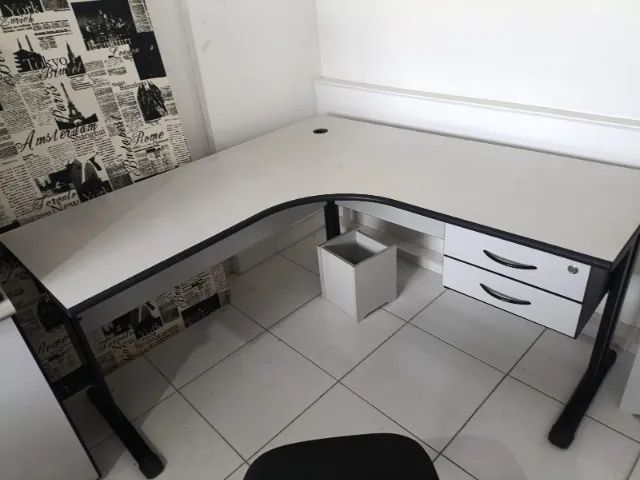 Mesa em L - 1,40x1,40 - USADA - Foto 2