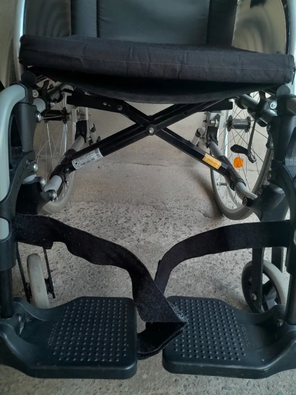 Cadeira de Rodas de Alumínio 44 cm - Foto 3