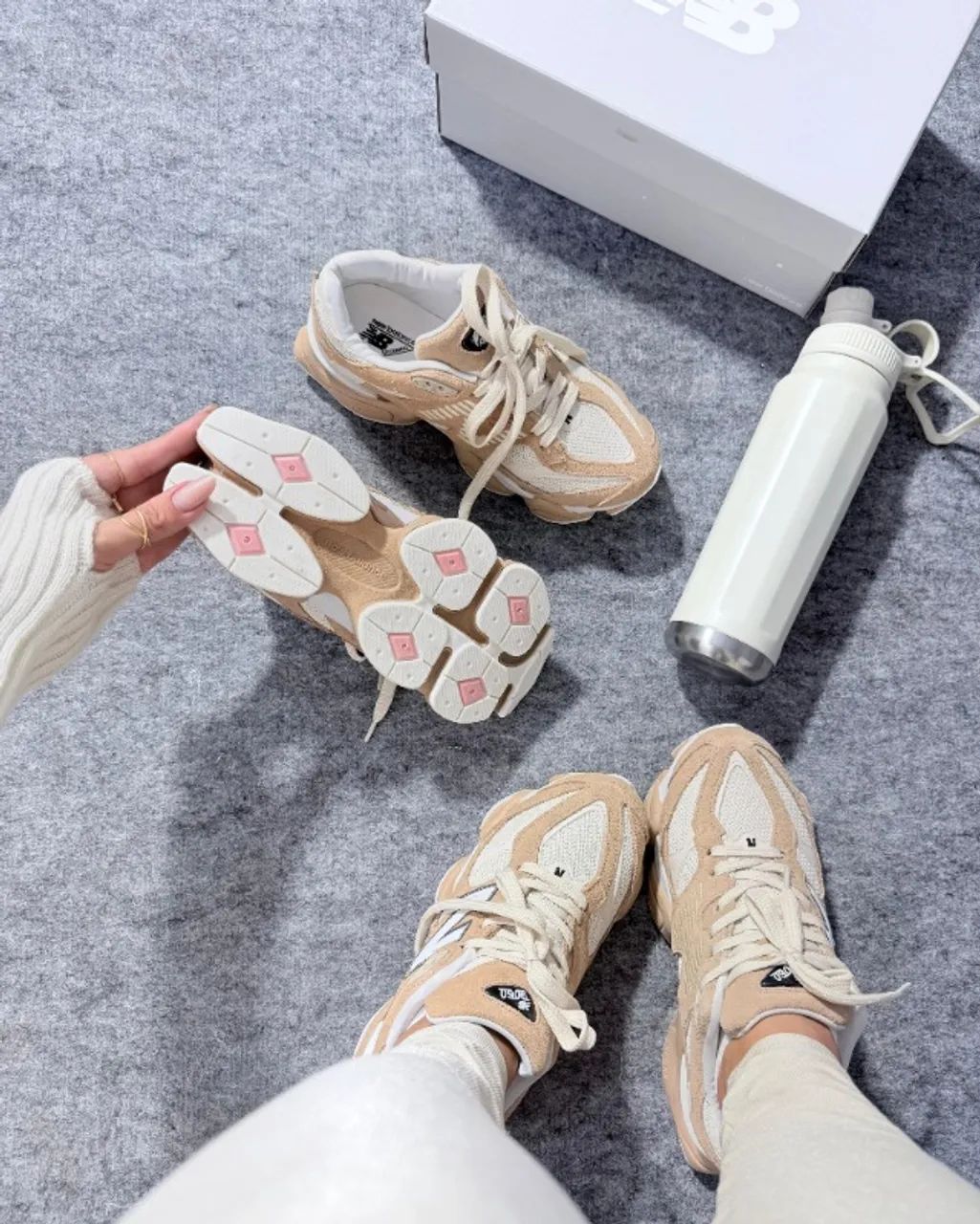 New Balance 9060 Off/Bege Couro Feminino - Foto 6