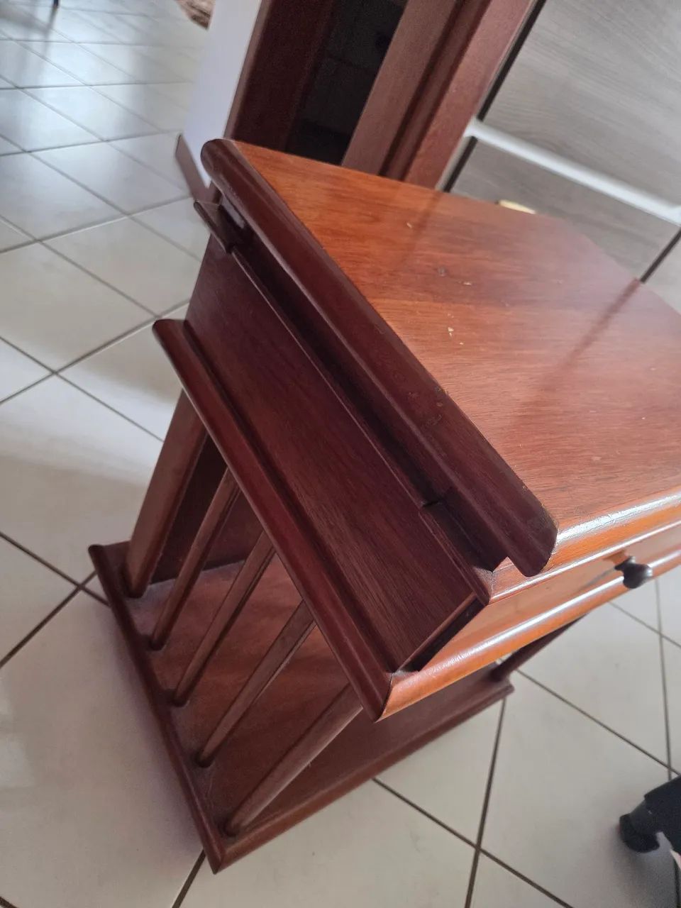Mesa cabeceira Vintage madeira maciça de lei - Foto 5