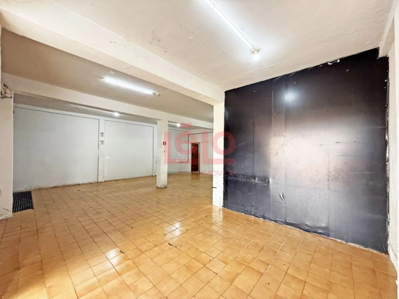 Salão comercial para alugar na Vila Morangueira em Maringá com 129 m² e 3 portas - Foto 2