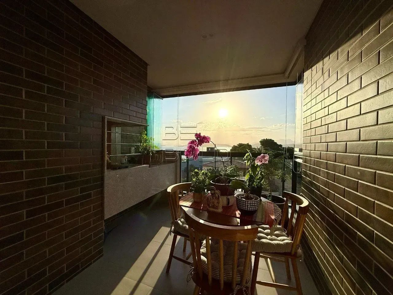 Apartamento com vista mar e 3 dormitórios no Colinas Itaguaçu - Foto 3