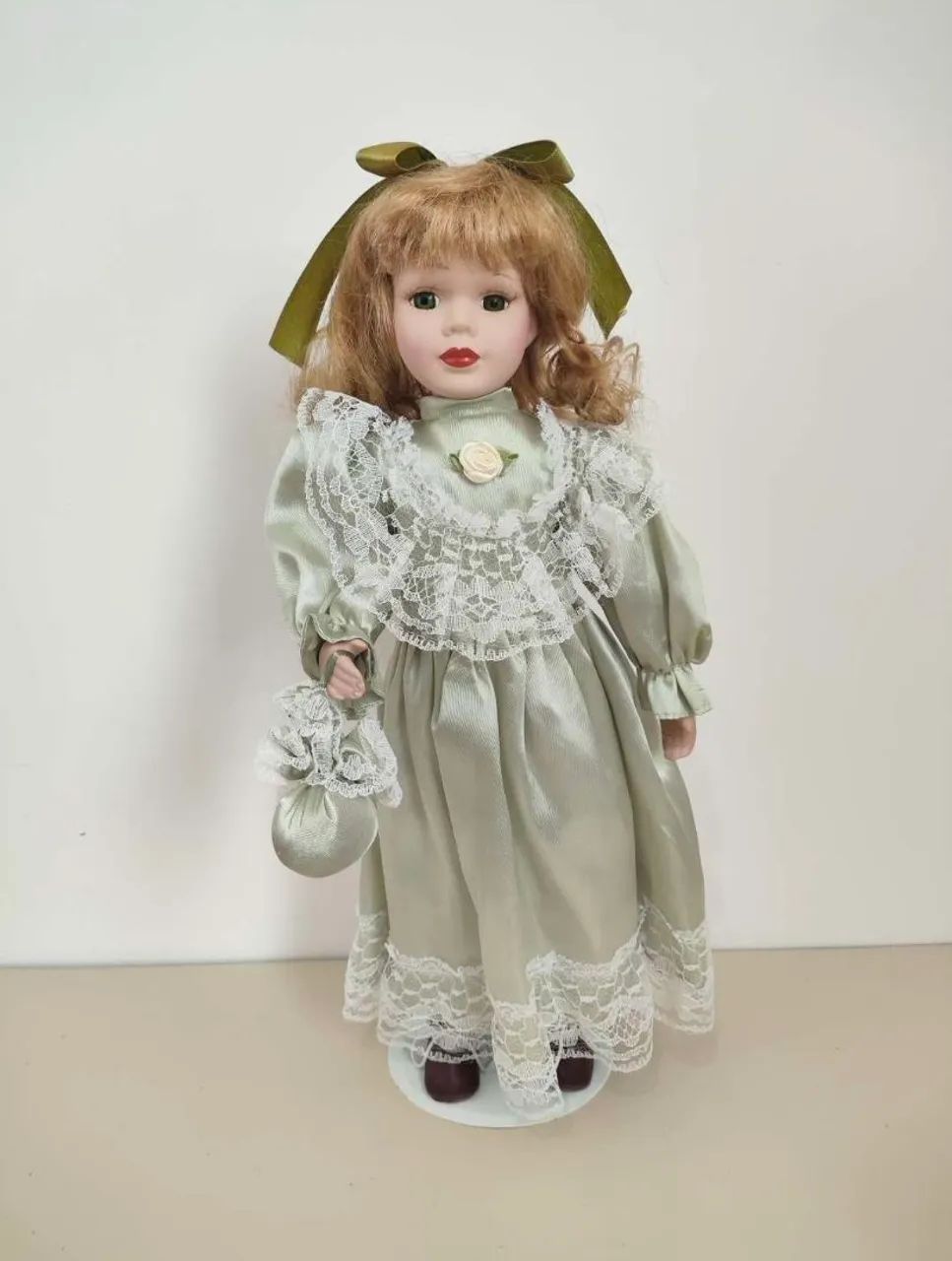 Boneca de porcelana 