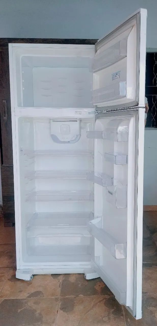 Geladeira Duplex Eletrolux 220vlts - Foto 2