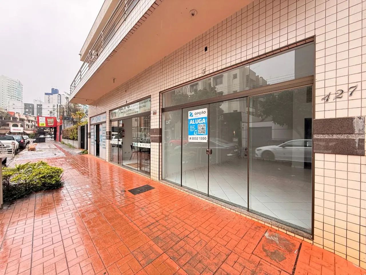 Sala para alugar em Maringá, Zona 07, com 28 m²