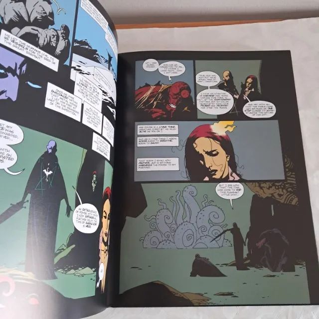 Hellboy Library Volume 1 - Dark Horse Comics - Foto 3