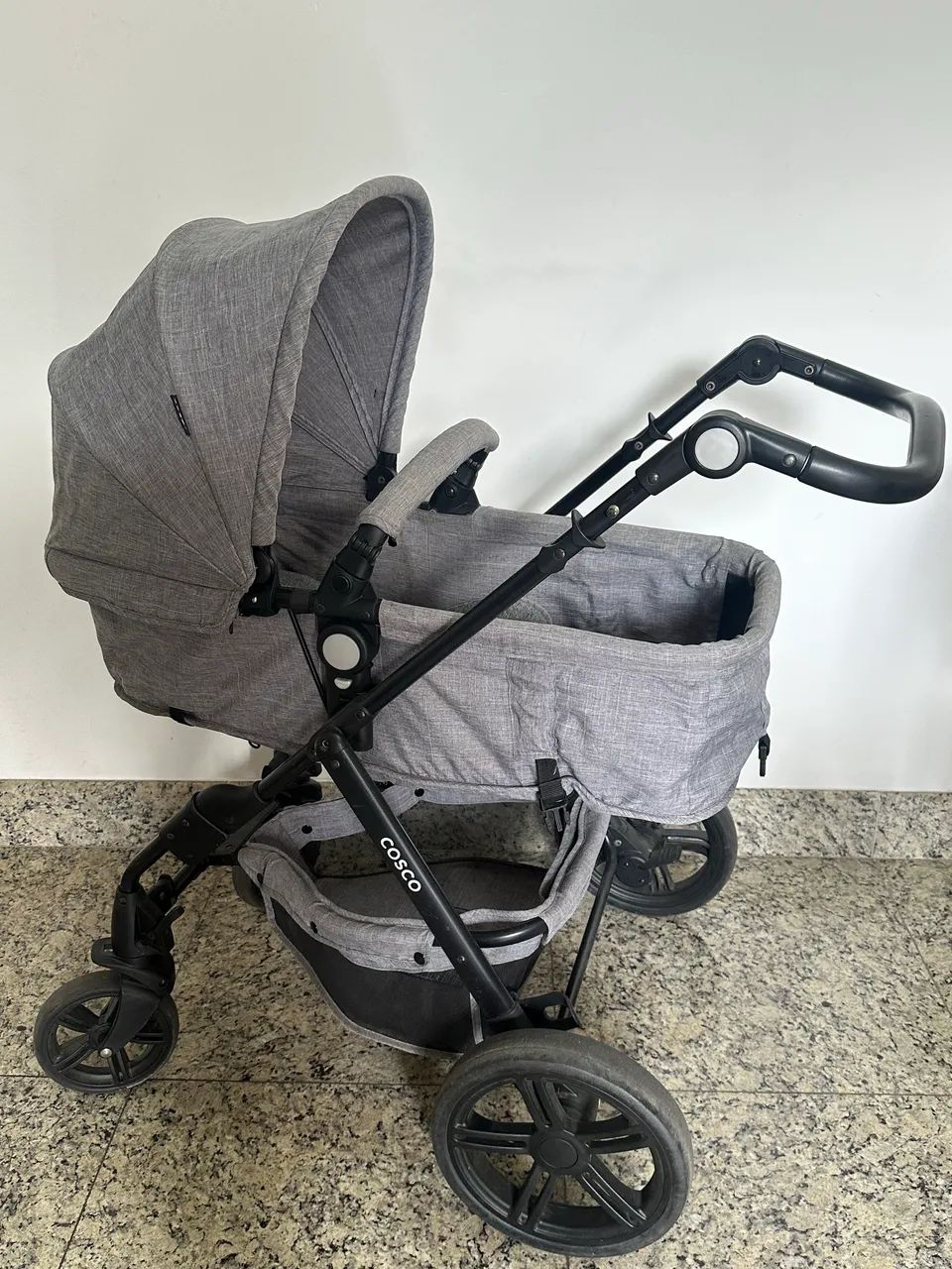 Carrinho de bebê cosco + bebê conforto e base  - Foto 2