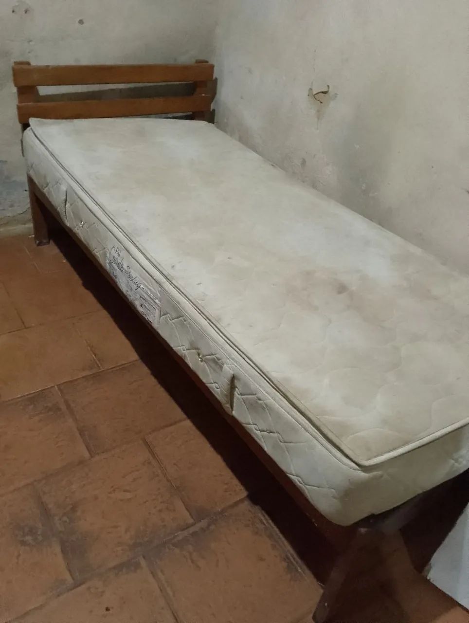 Cama de solteiro semi novo - Foto 4