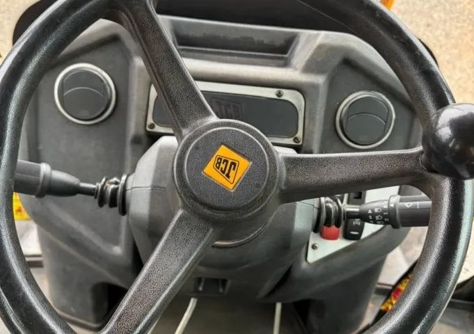 RETROESCAVADEIRA JCB 2015  - Foto 2