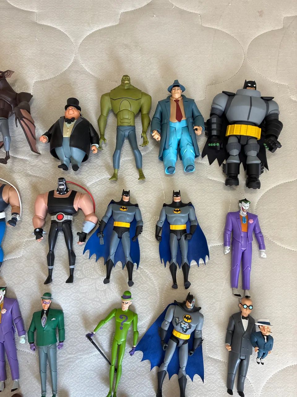 Lote 42 bonecos batman animated dc collectibles robin - Foto 2