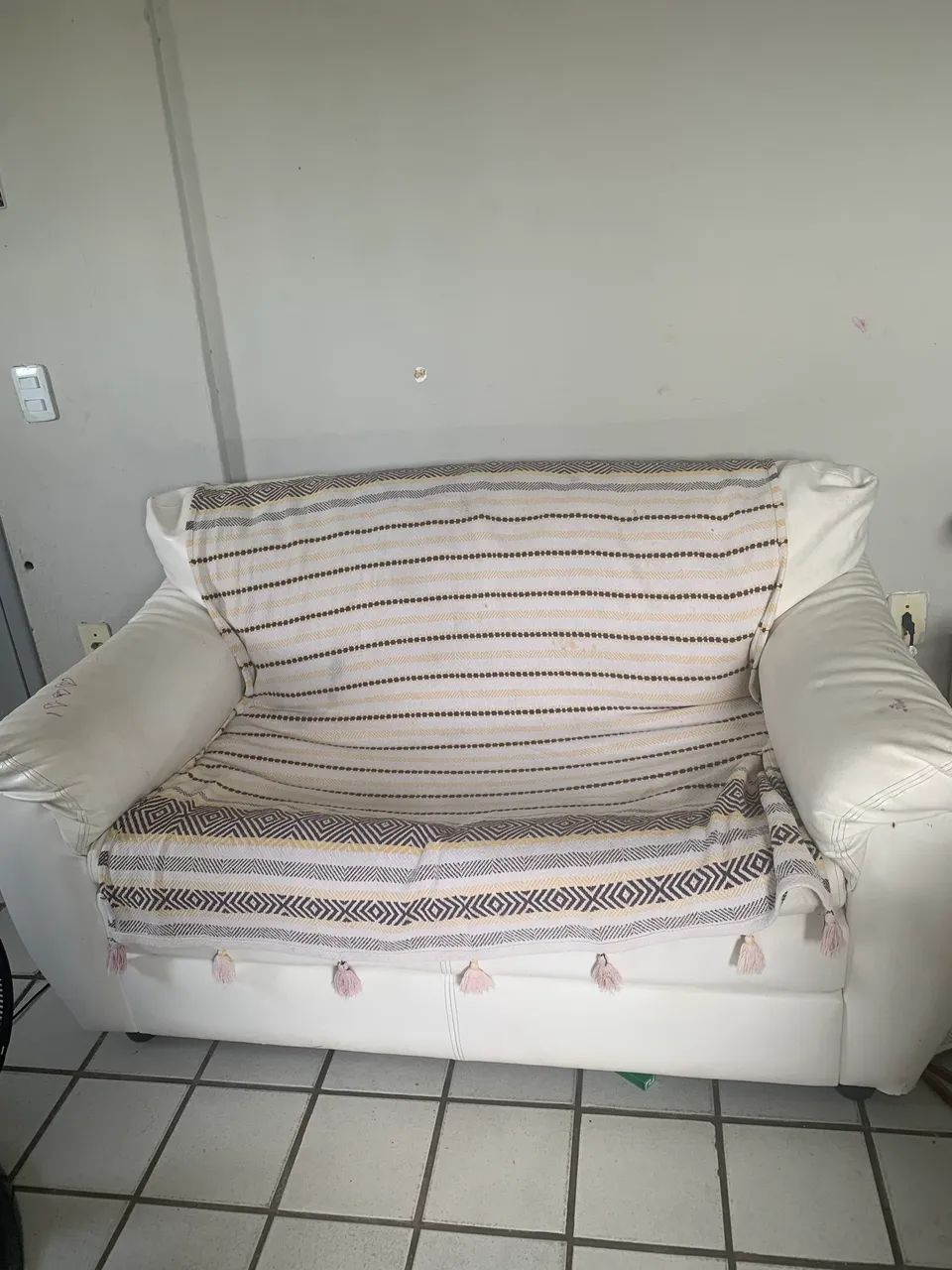 Sofá vintage branco 