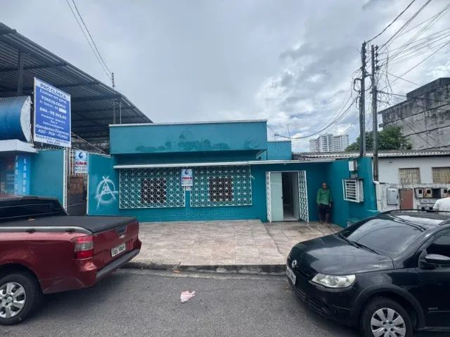 Vendo ou Alugo Prédio Comercial com 3 Pisos e 7 salas ótimo para Clinicas em Avenida