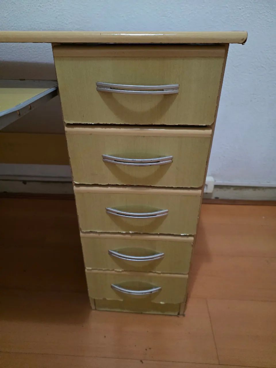 Mesa de Escritório Escrivaninha com 5 Gavetas e Espaço para Teclado - Foto 5