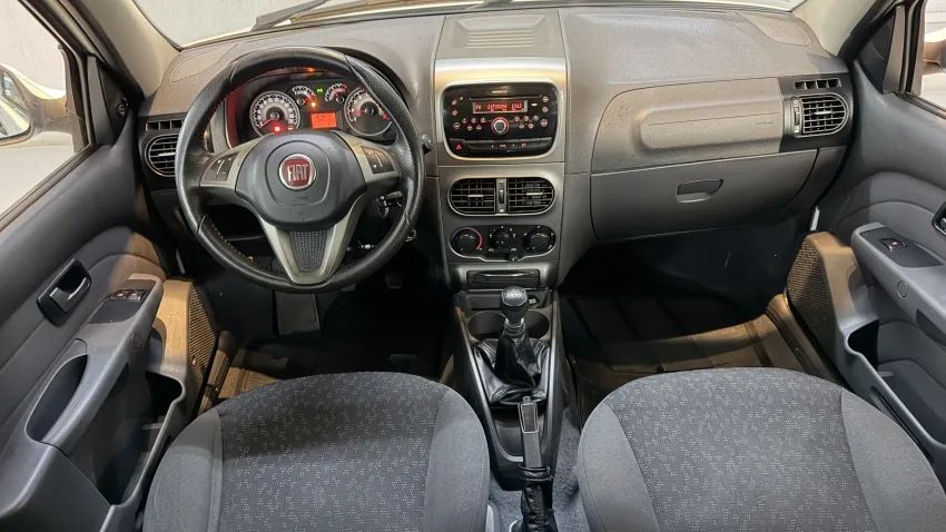 Fiat Strada Trekking 1.6 16V Locker Flex CD 2016 - Foto 2
