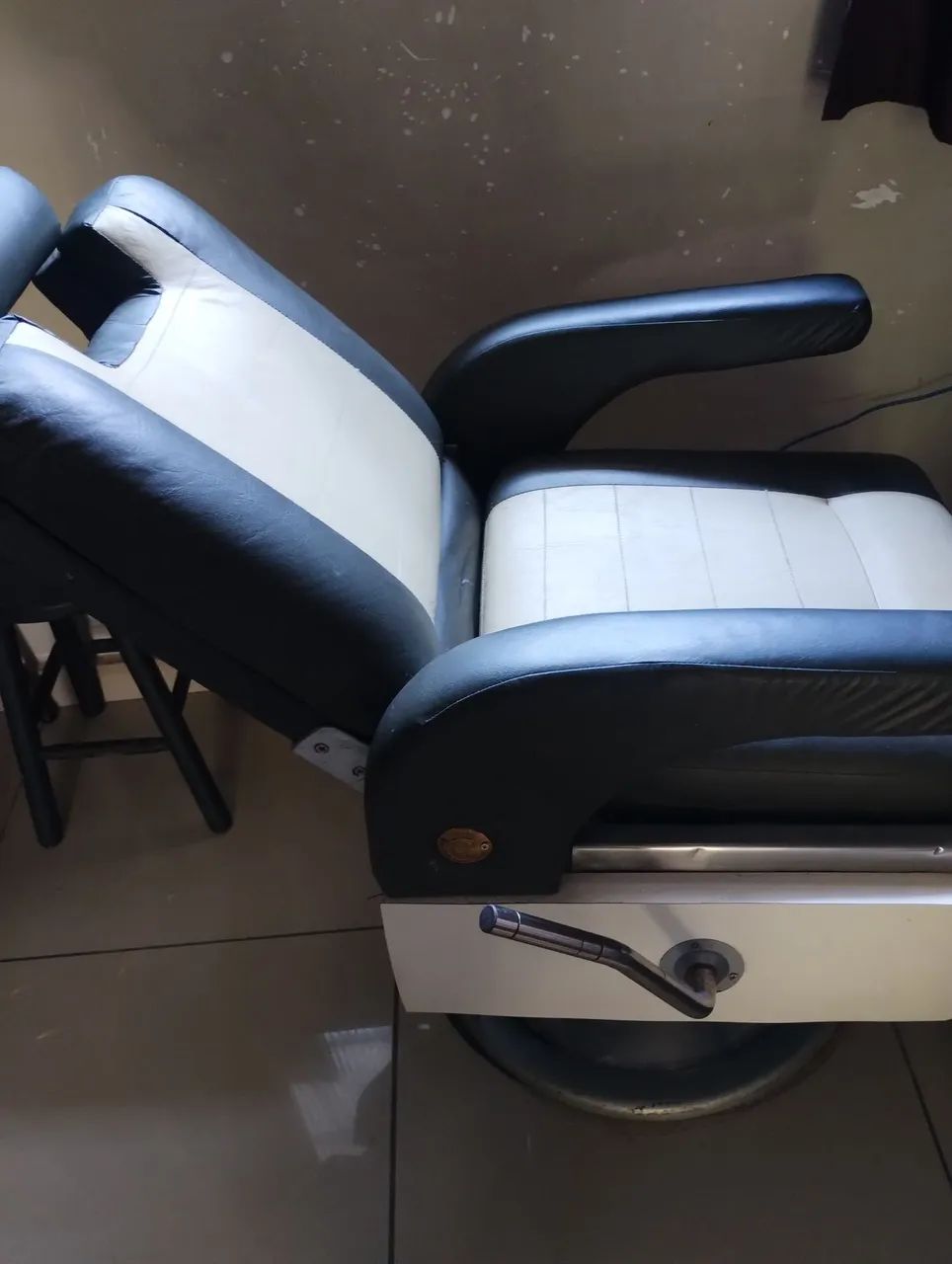 CADEIRA BARBEARIA FERRANTE. SUPER OFERTA  - Foto 4