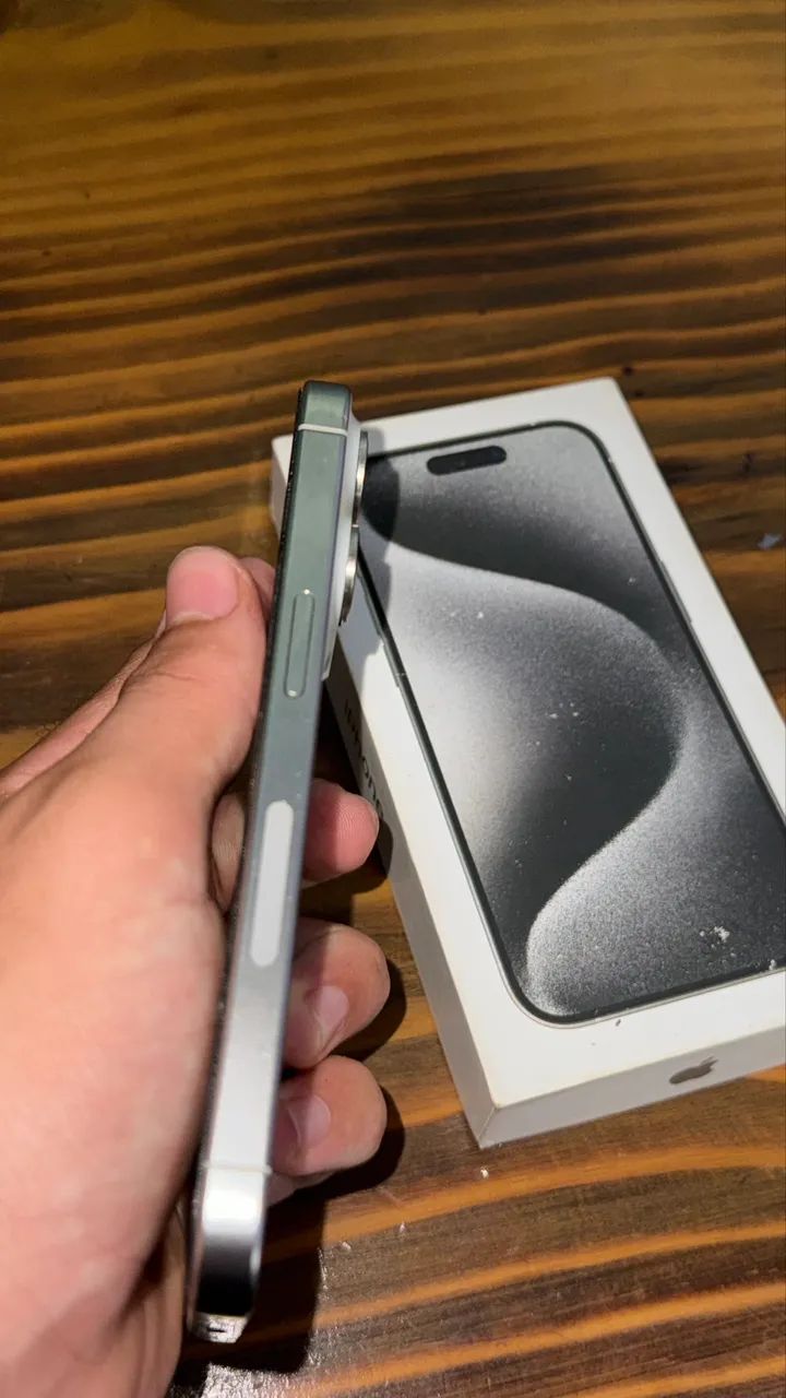 iPhone 15 Pro - Foto 2