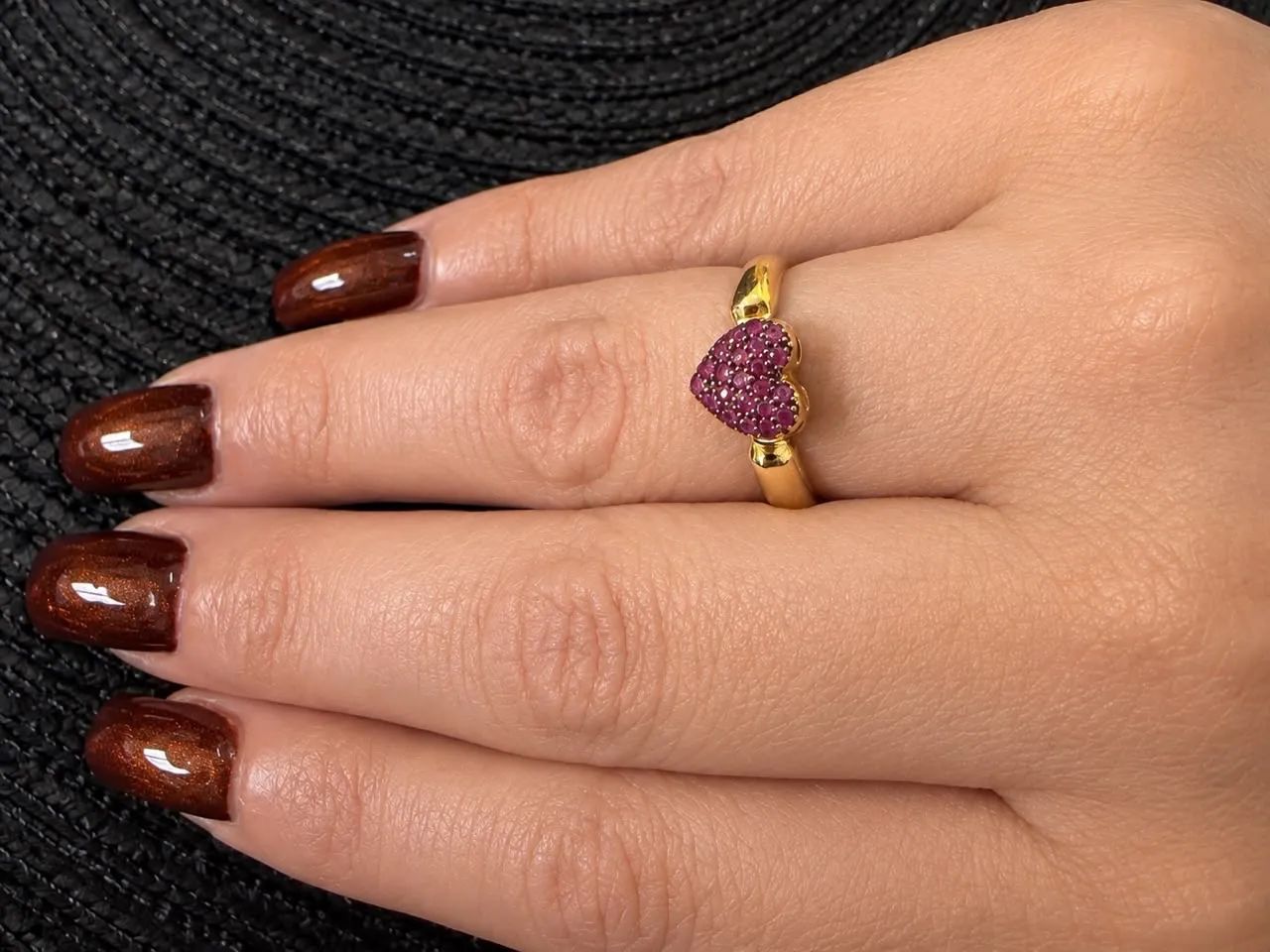 Anel ouro 18k com rubis coração 