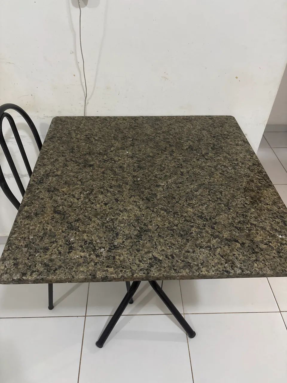 Mesa com 4 cadeiras  - Foto 2