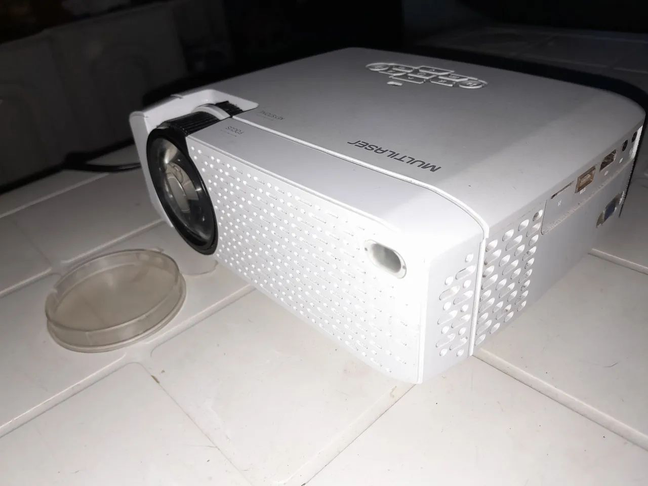 Projetor 1.800 lumens  - Foto 2