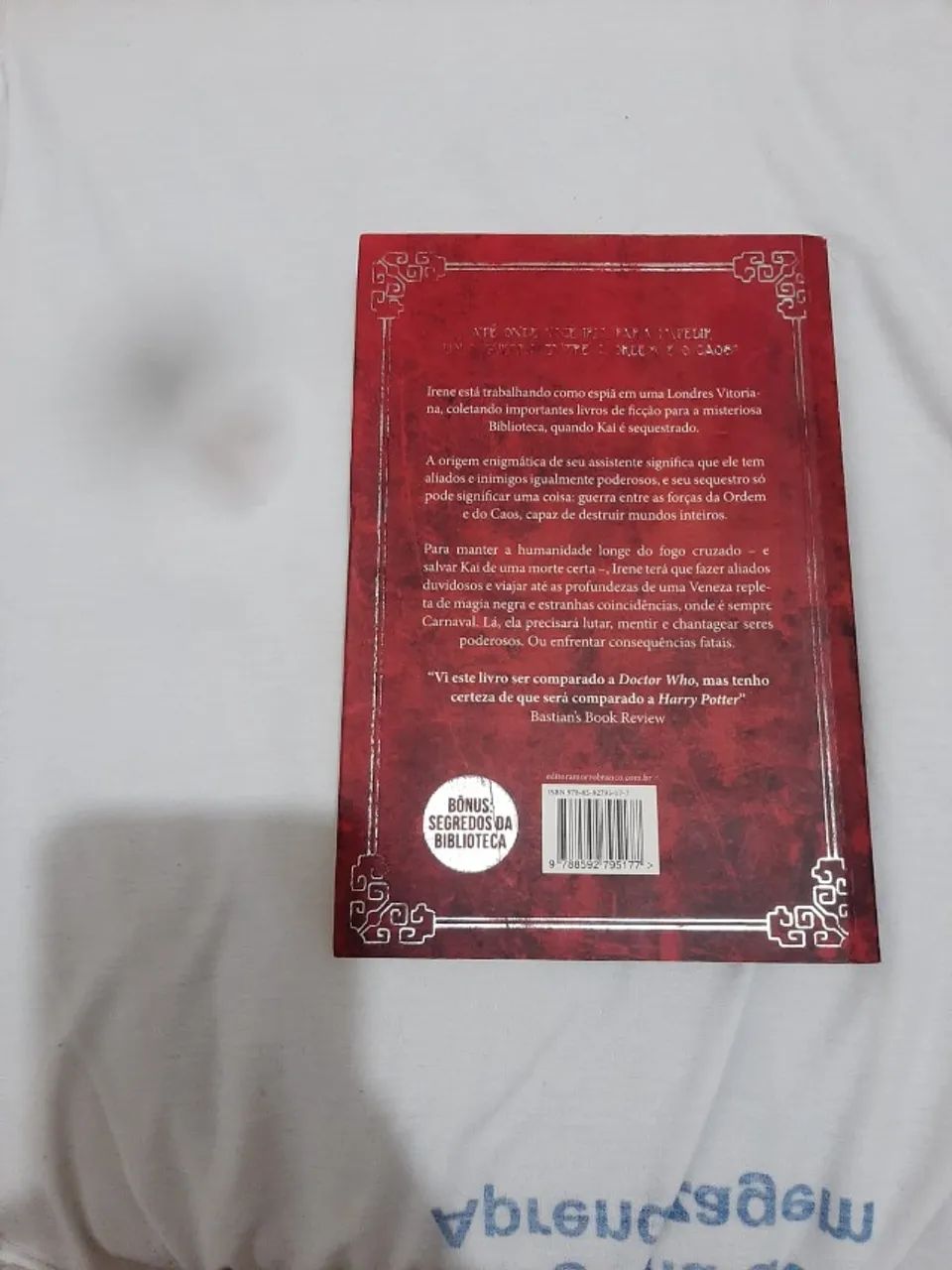 Livro "A cidade das mascaras"  - Foto 3