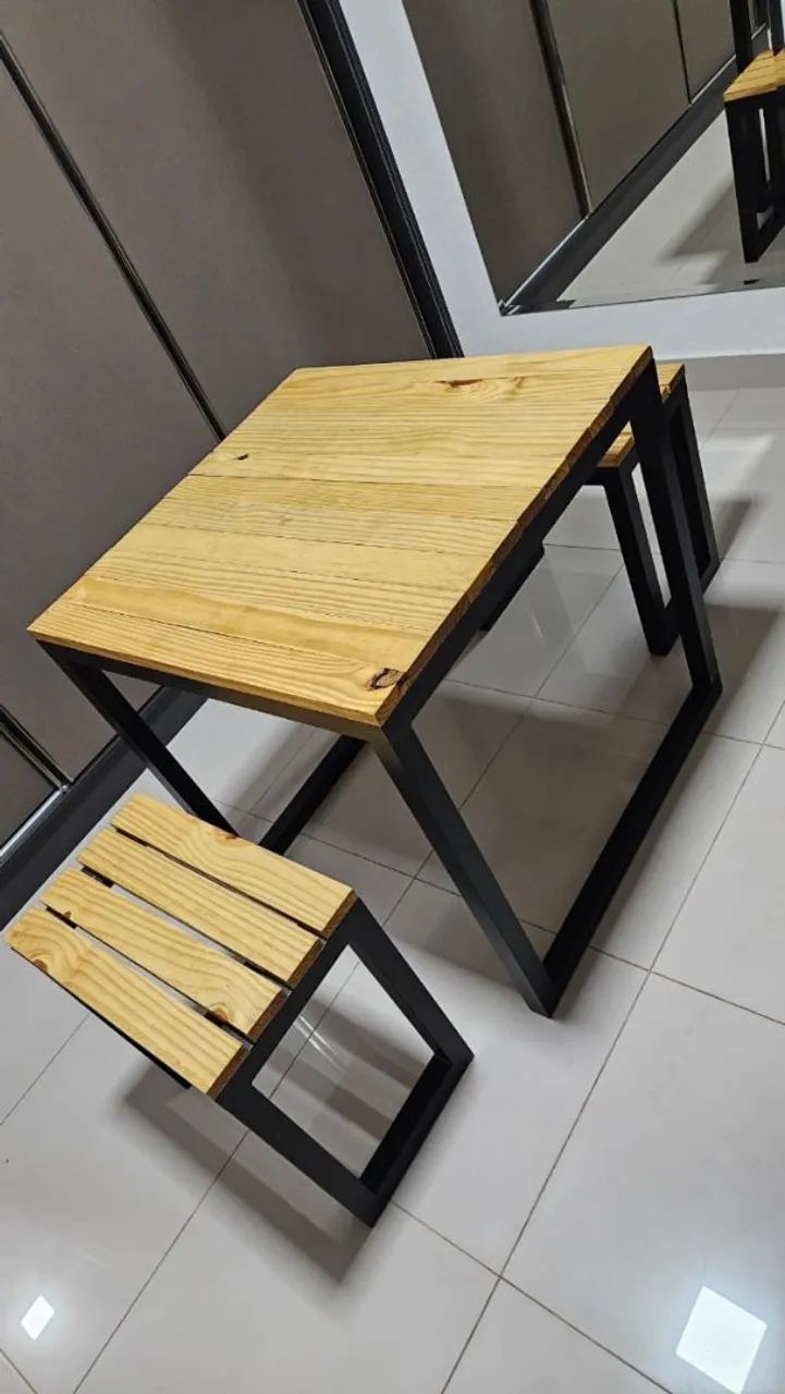 Mesa com cadeiras estilo industrial  - Foto 4