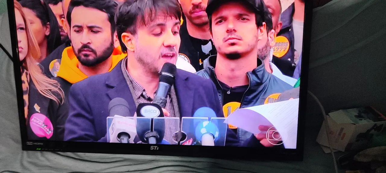 Vendo tv 40 polegadas digital  - Foto 5